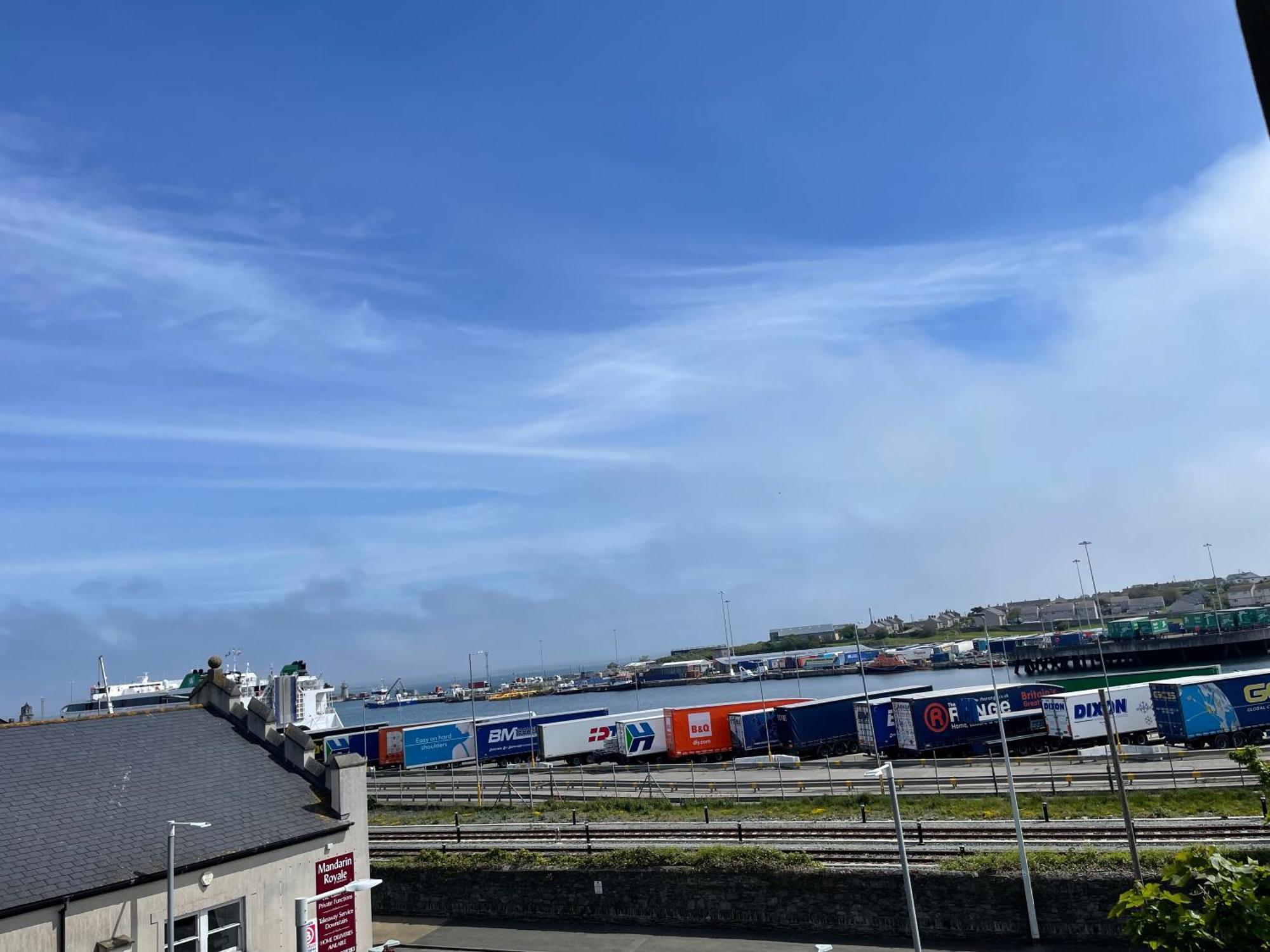 Harbour Watch Hotel Holyhead Buitenkant foto